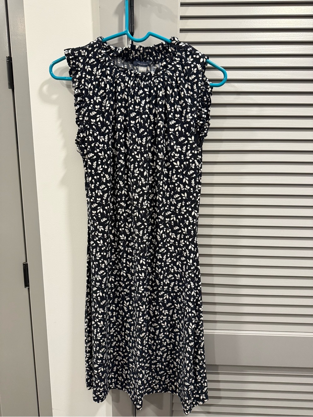 Tommy Hilfiger Black & White Leaf-Print Sleeveless Midi Dress